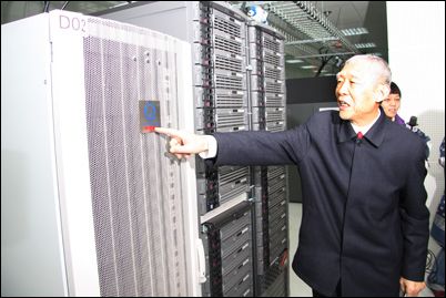 國(guó)產(chǎn)芯片重大突破 基于龍芯2號(hào)的萬(wàn)億次高性能計(jì)算機(jī)成功問(wèn)世，計(jì)算機(jī)系統(tǒng)服務(wù)迎來(lái)新標(biāo)桿